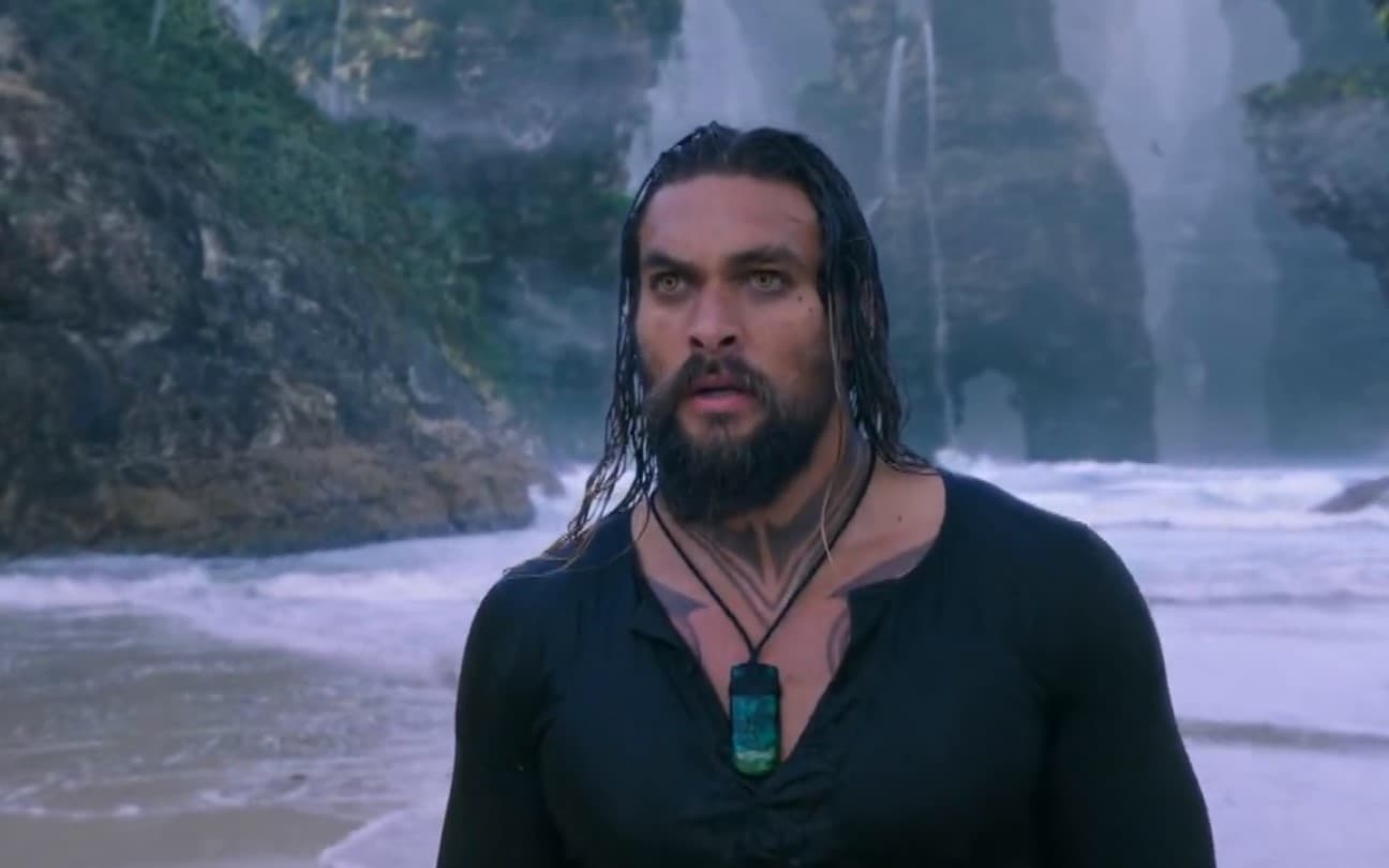 Jason Momoa em cena de Aquaman