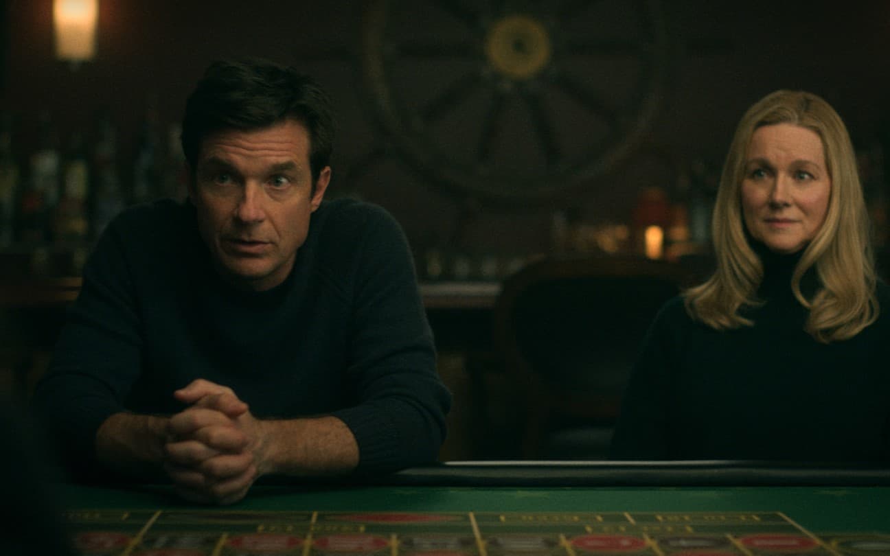 Jason Bateman e Laura Linney em cena de Ozark