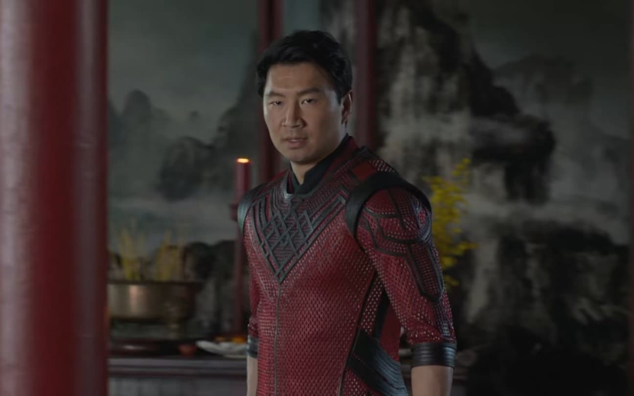 Simu Liu em cena de Shang-Chi e a Lenda dos Dez Anéis