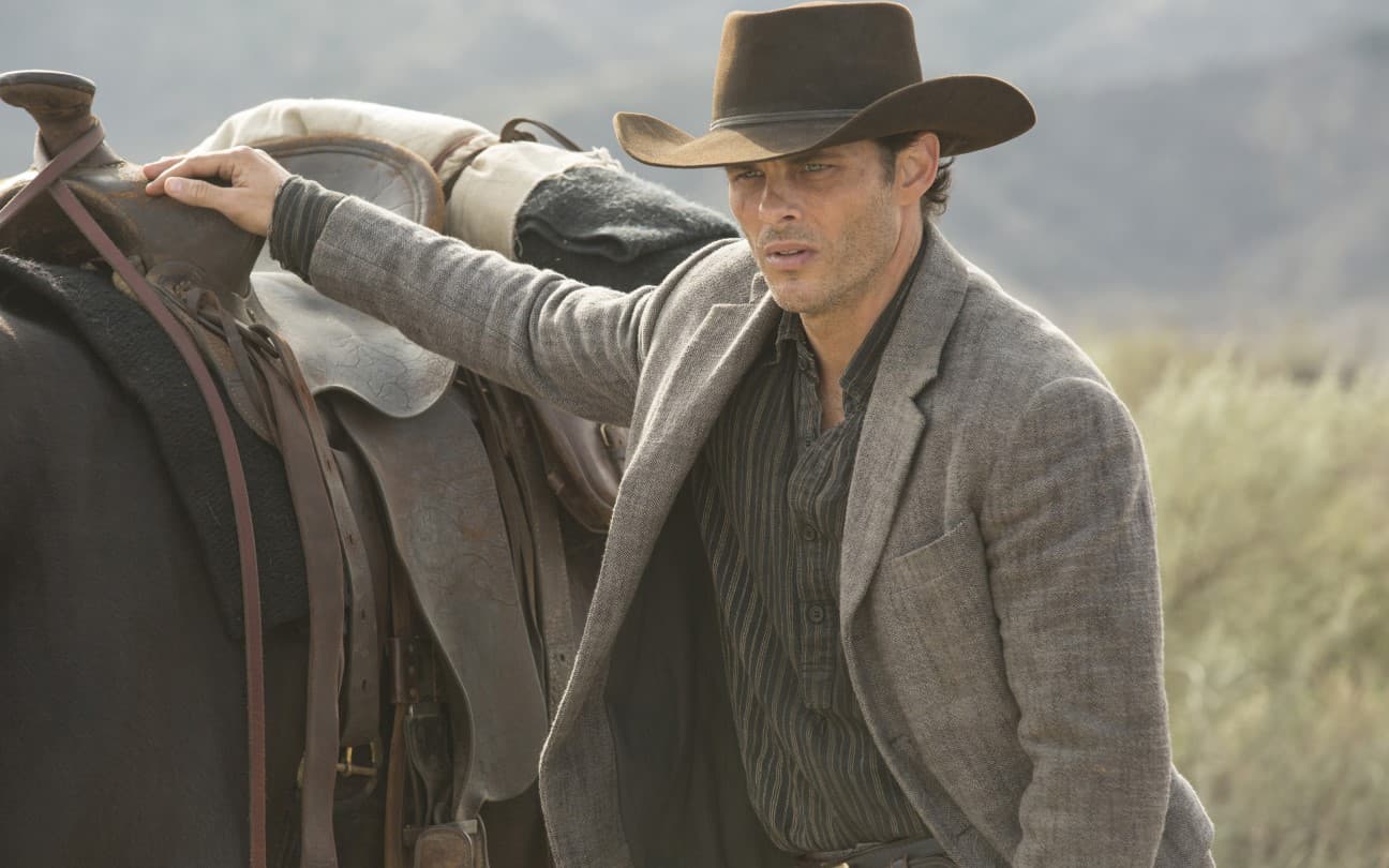 James Marsden em cena de Westworld