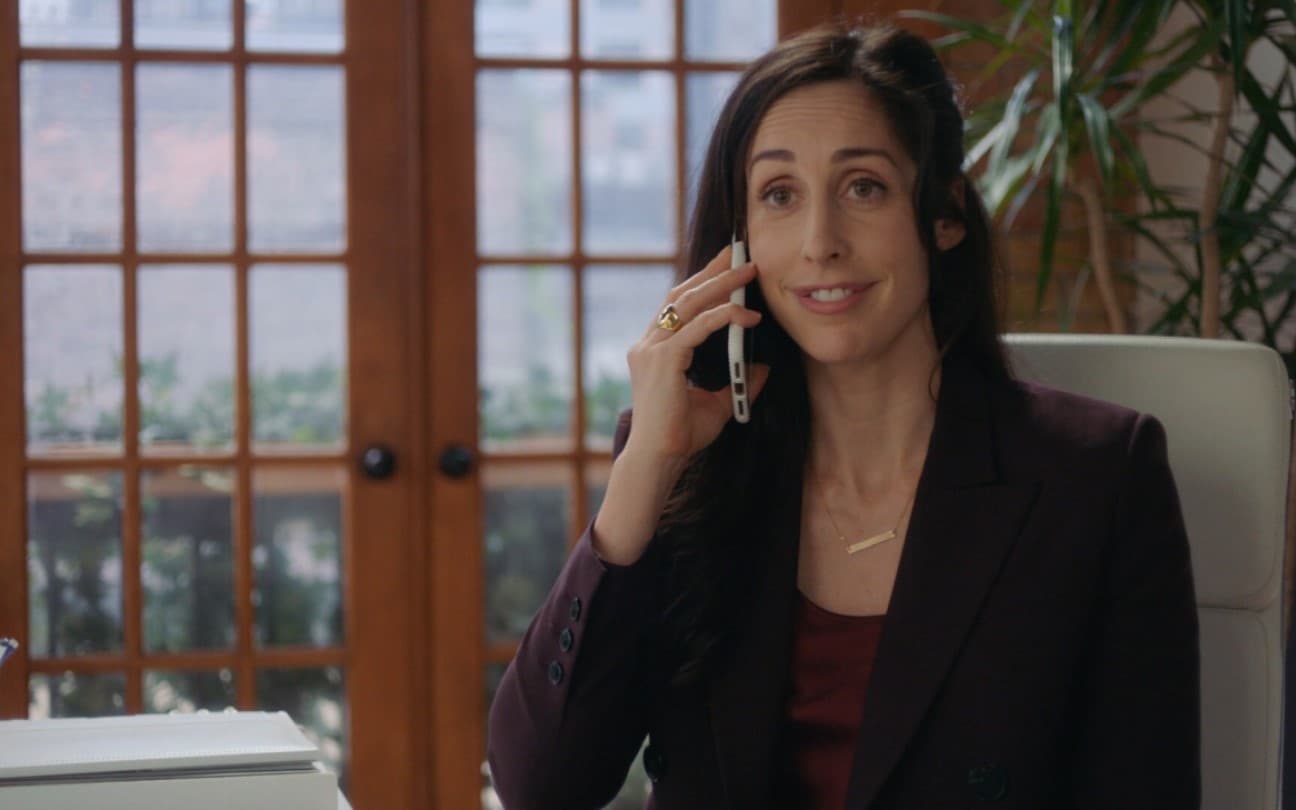 Catherine Reitman em cena de Supermães