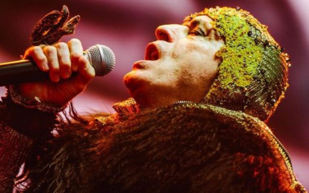 Ney Matogrosso canta no palco do Rock in Rio Lisboa