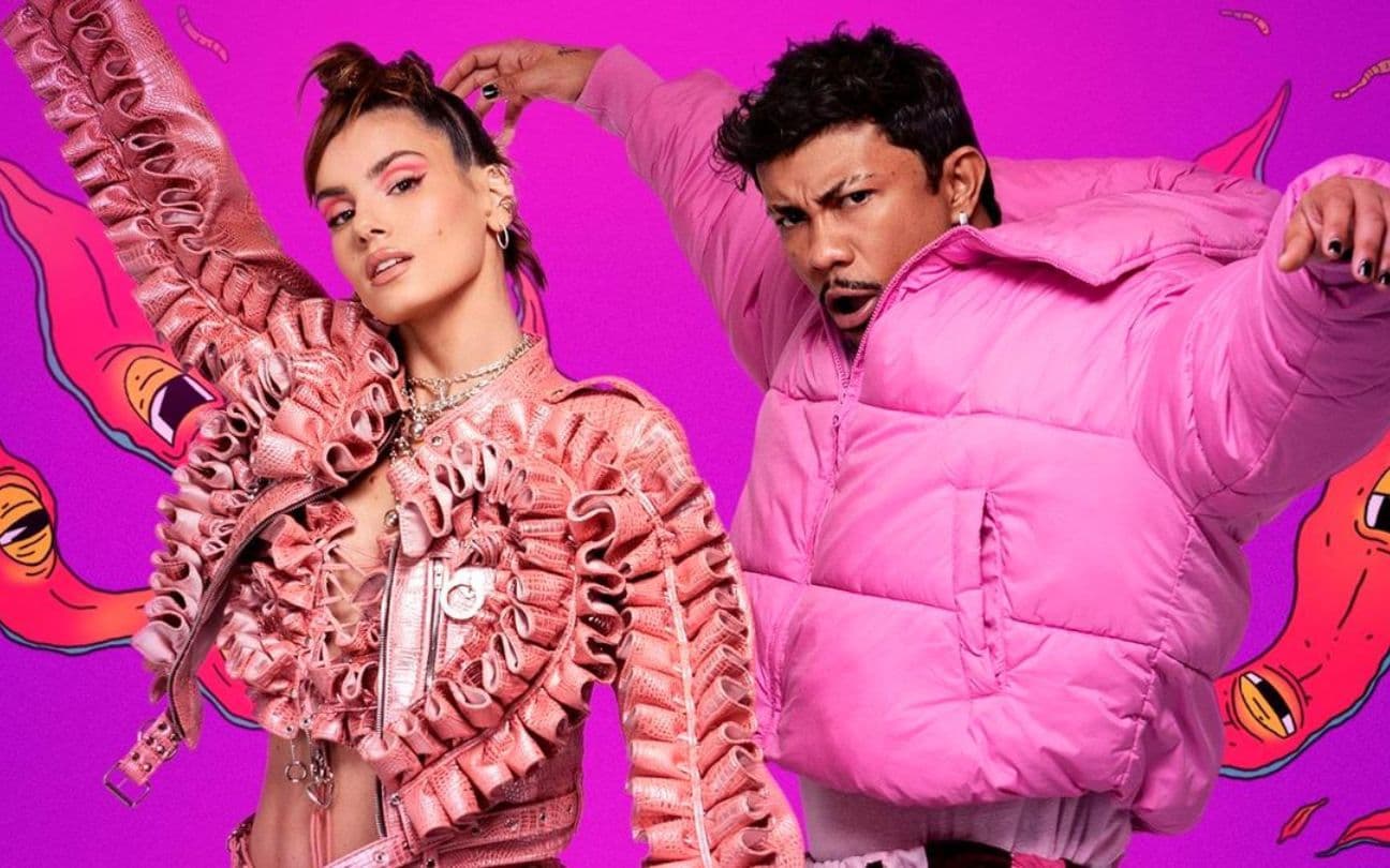 Camila Queiroz e Xamã em foto promocional do MTV Miaw 2022