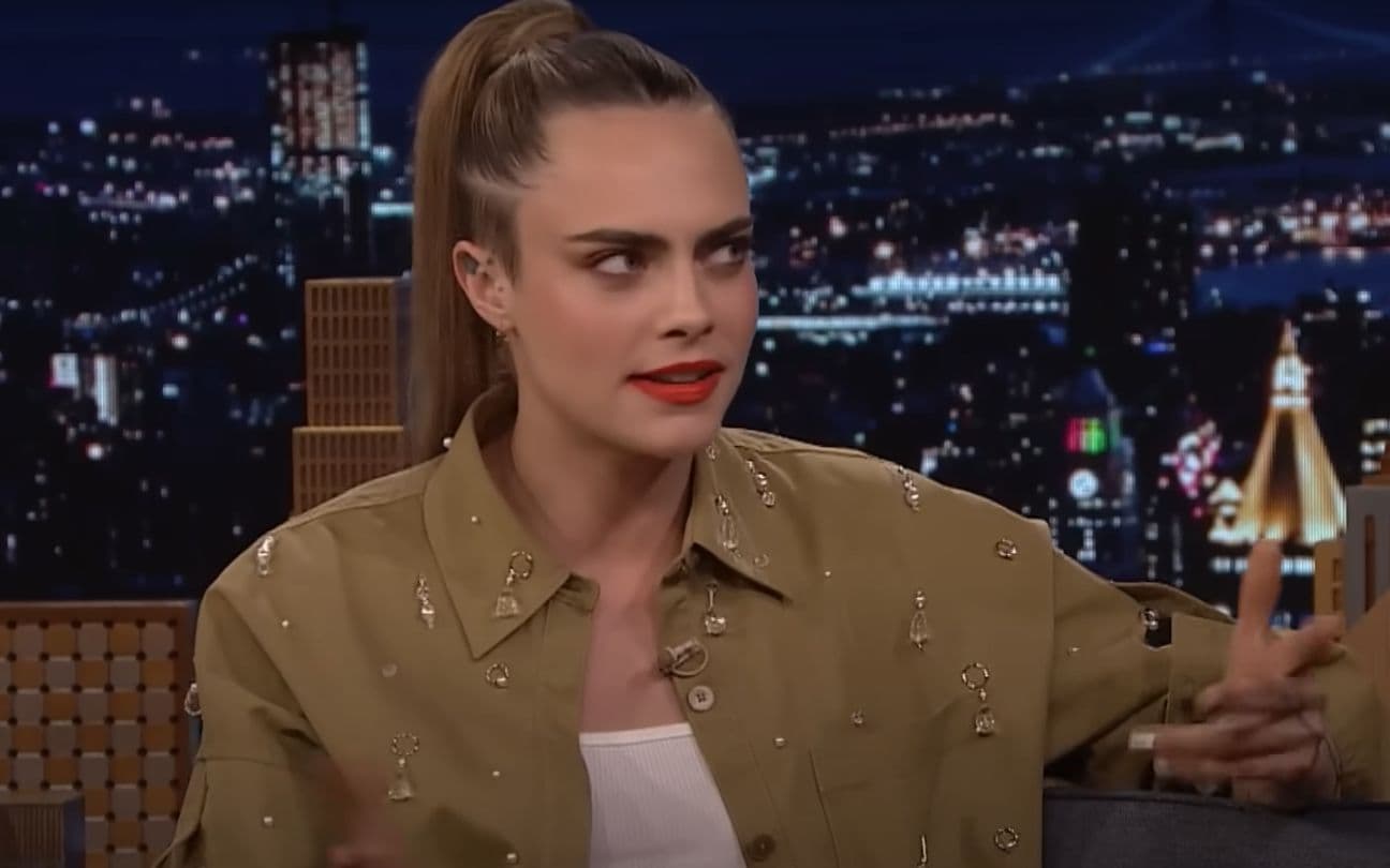 Cara Delevingne em entrevista ao Jimmy Fallon