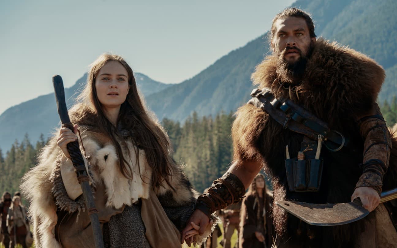 Hera Hilmar e Jason Momoa em cena de See