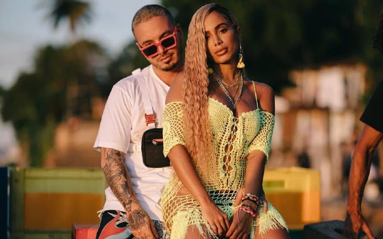 J Balvin e Anitta no clipe de Bola, Rebola