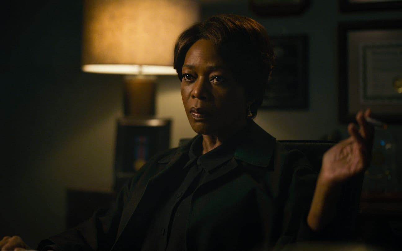 Alfre Woodard em Agente Oculto
