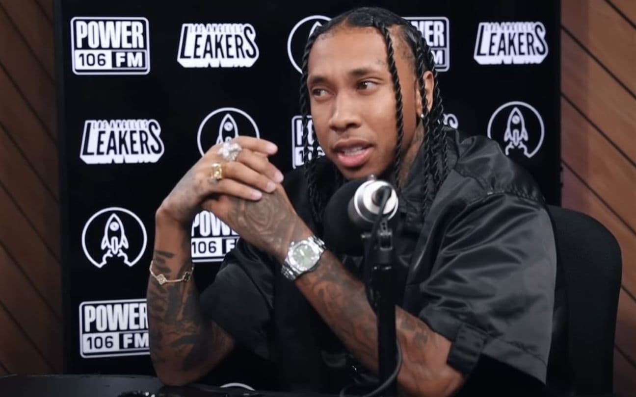 Tyga falando em podcast