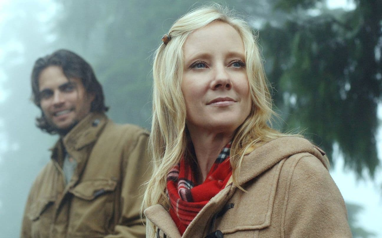 Scott Elrod e Anne Heche em Men In Trees