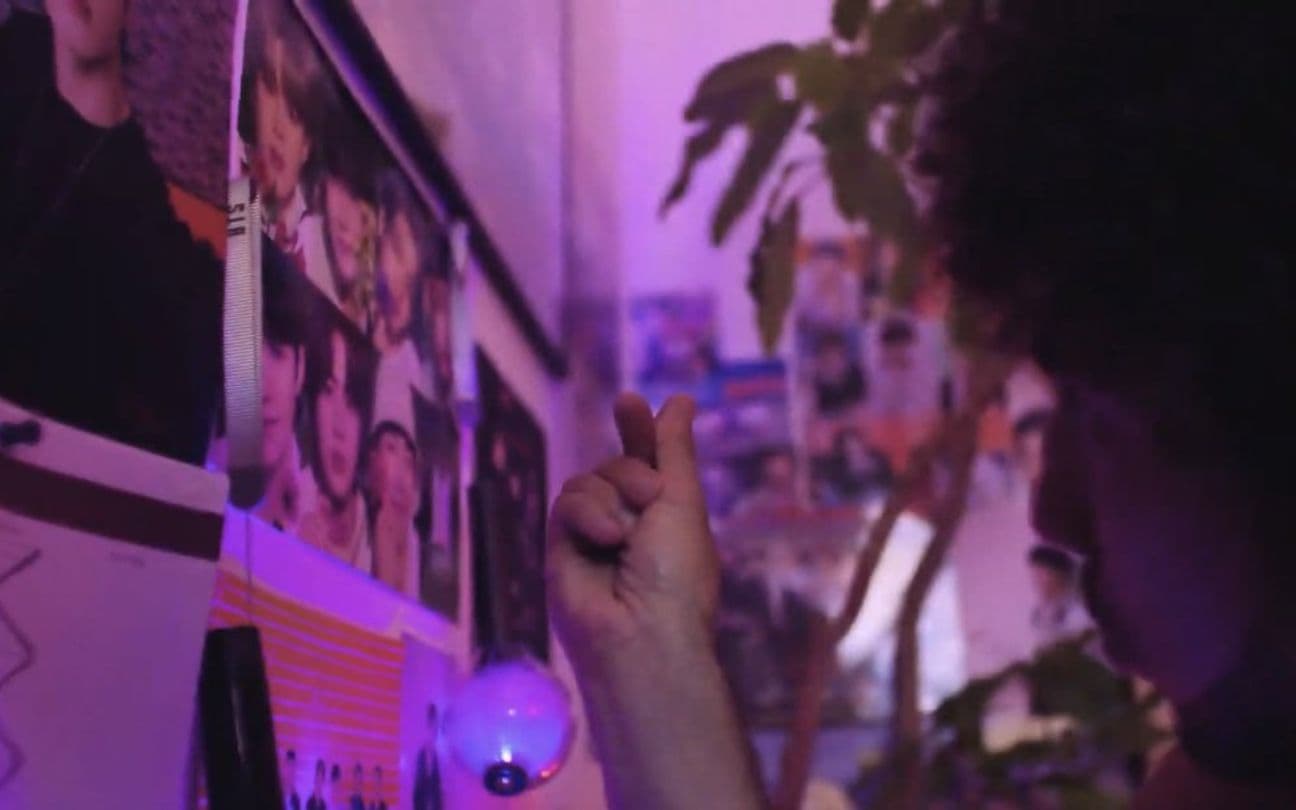 Benny Blanco e BTS no clipe de Bad Decisions
