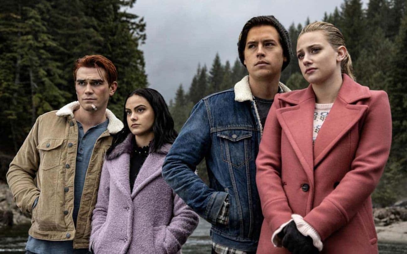 KJ Apa, Camila Mendes, Cole Sprouse e Lili Reinhart em Riverdale