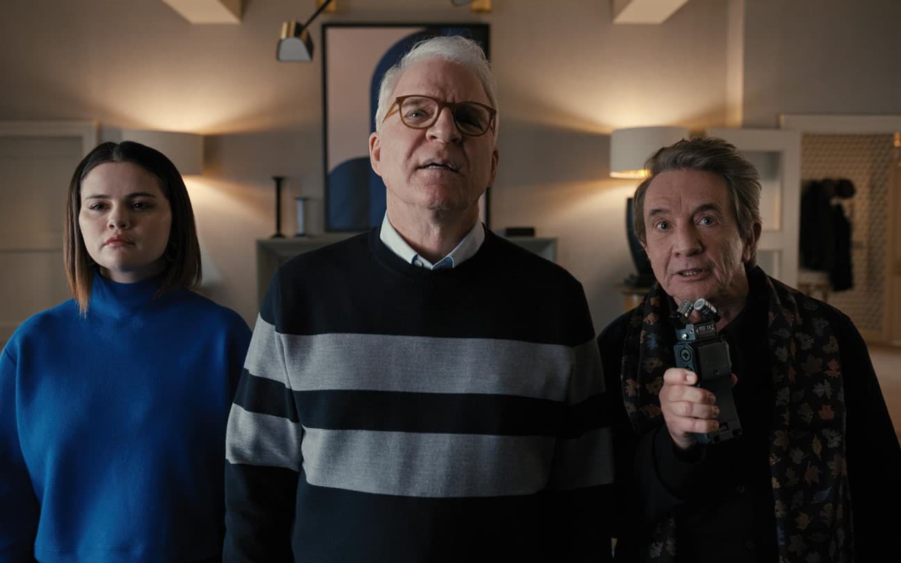 Selena Gomez, Steve Martin e Martin Short em cena de Only Murders in the Building