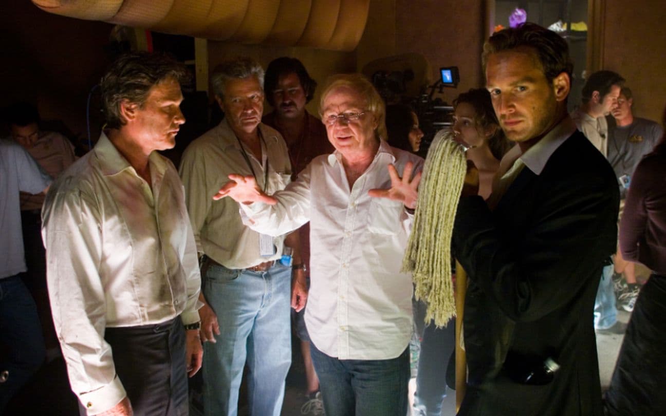 Wolfgang Petersen com o elenco de Poseidon