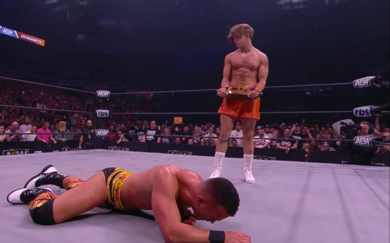 Ricky Starks e Hook no ringue da AEW