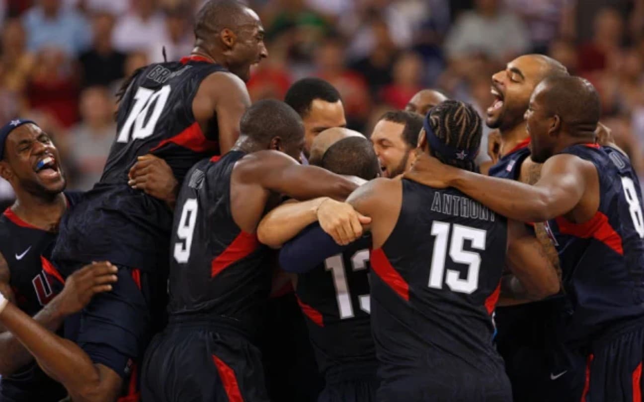 LeBron James e seus companheiros em Pequim
