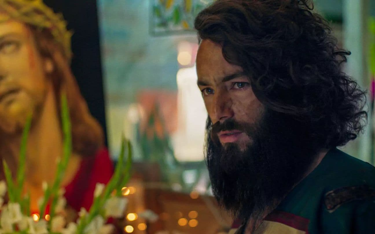 Aaron Diaz como Eugenio Casasola em Toda La Sangre