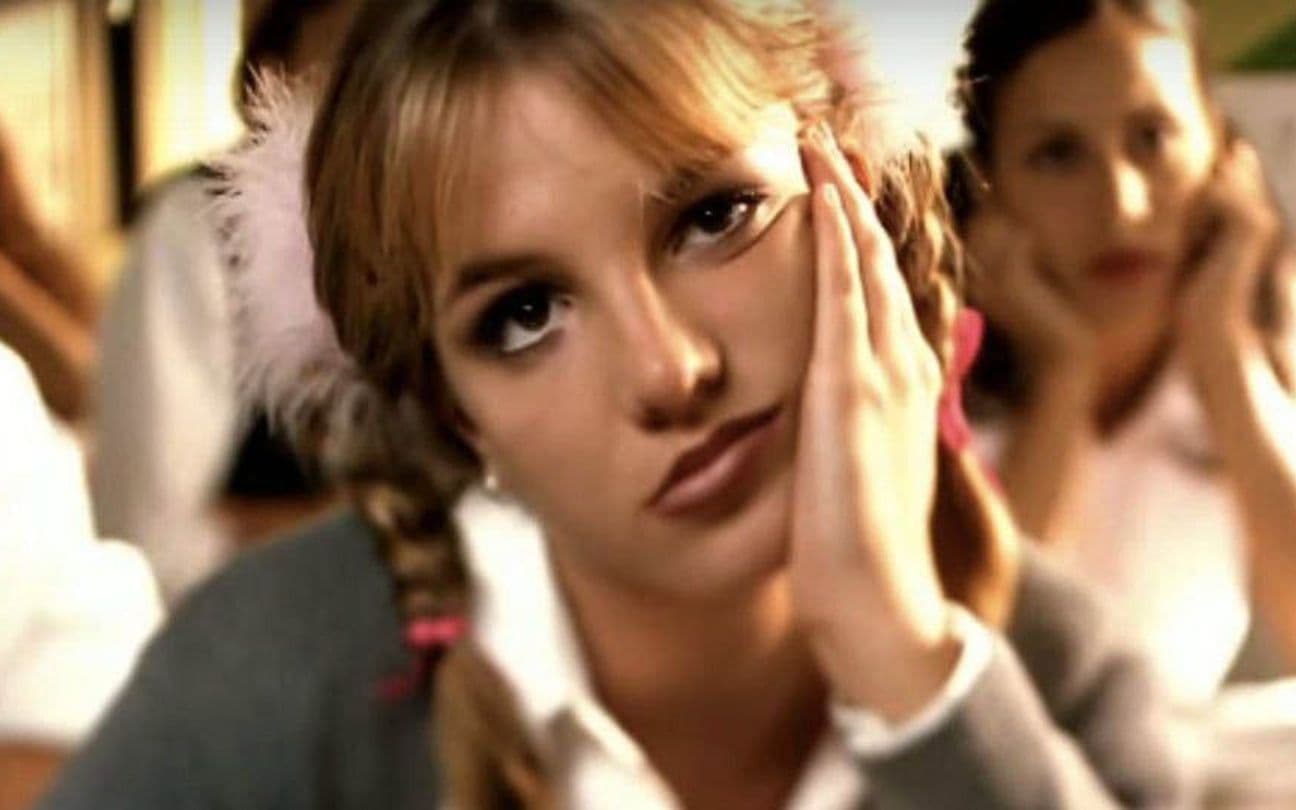 Britney Spears no clipe de ...Baby One More Time