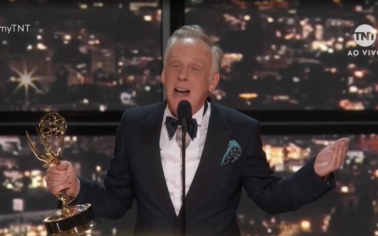 Mike White levou Emmys de roteiro e direção