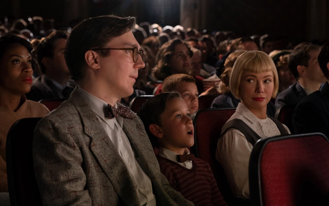 Paul Dano, Mateo Zoryon Francis-DeFord e Michelle Williams em cena de The Fabelmans