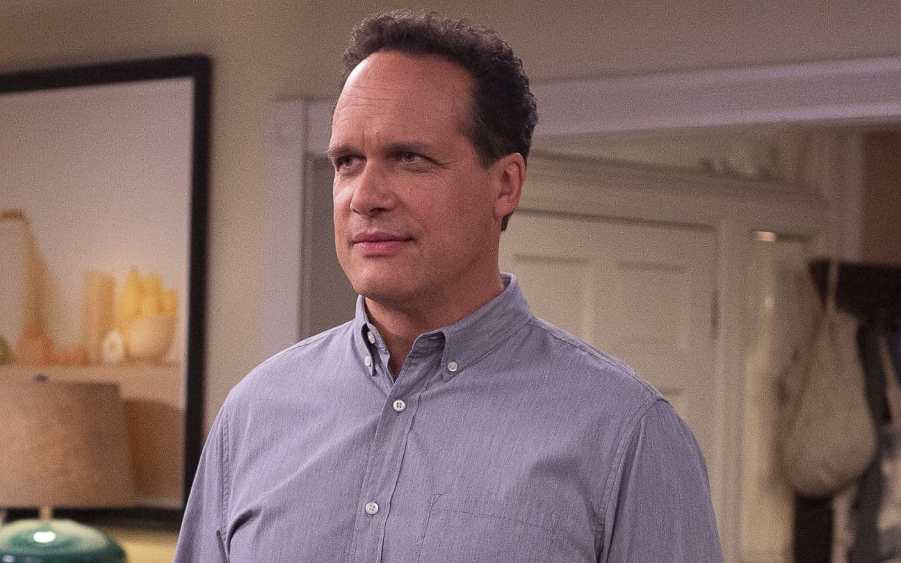 Diedrich Bader na série American Housewive