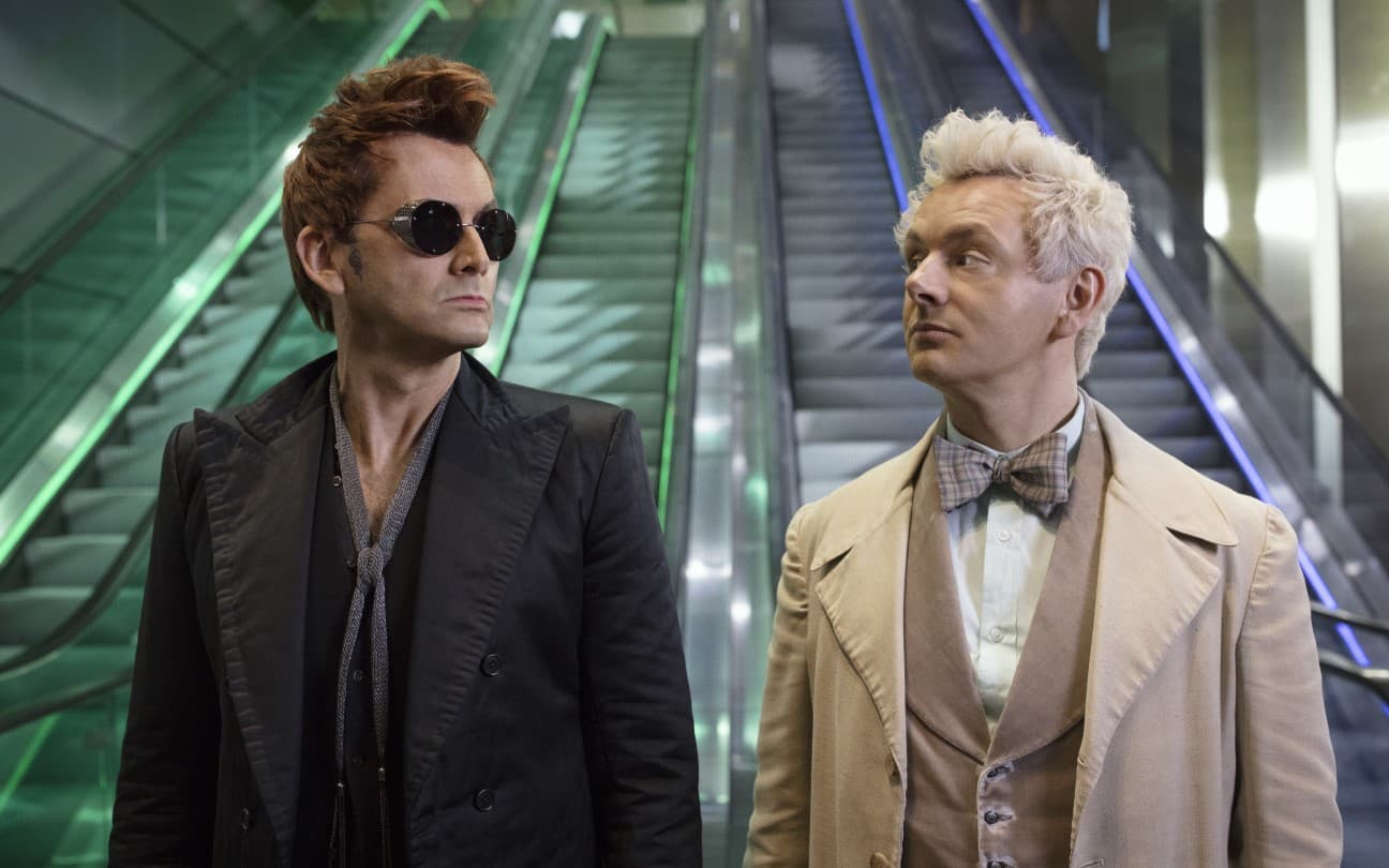 David Tennant e Michael Sheen em cena de Good Omens