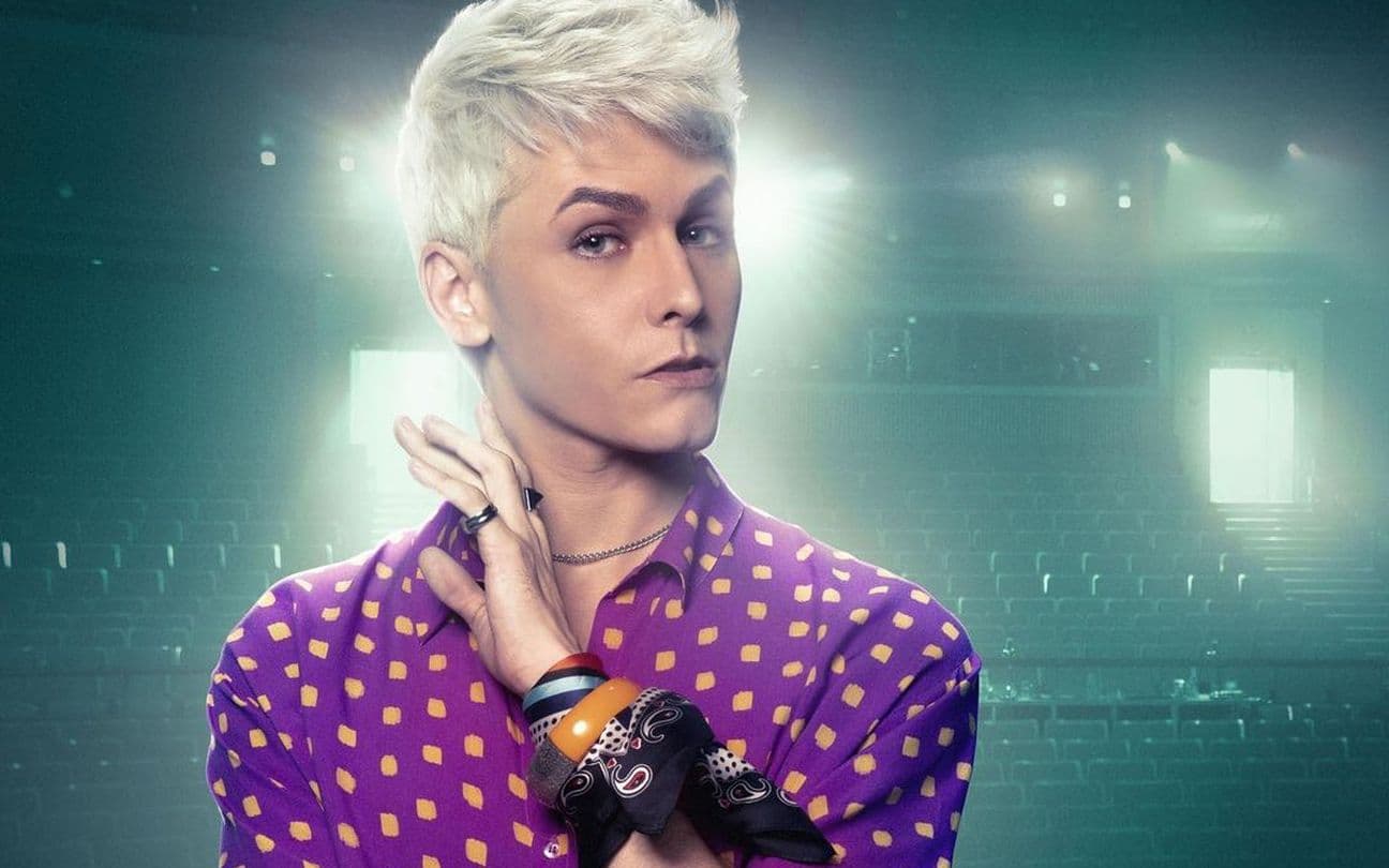 Bruno Boer como Sissy em O Coro