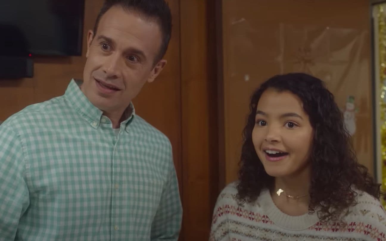 Freddie Prinze Jr. no filme Natal com Você da Netflix