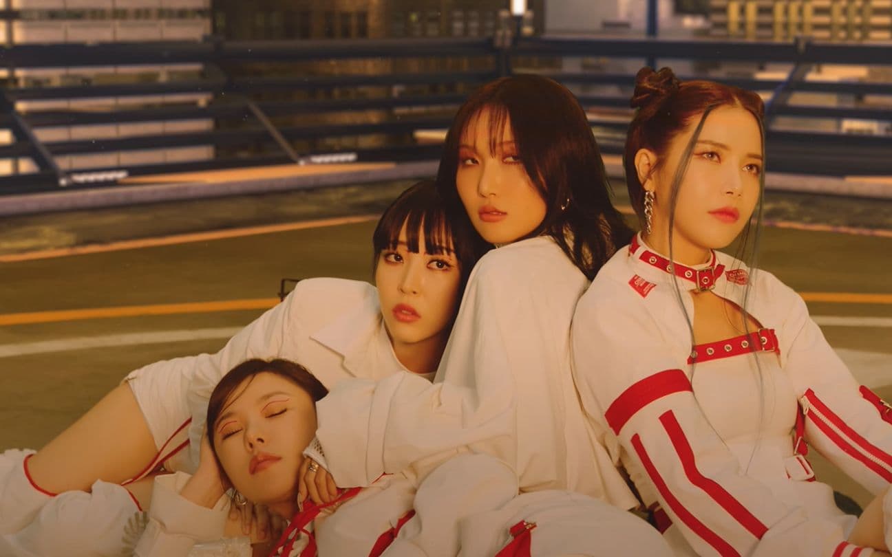 Mamamoo no clipe de Illella