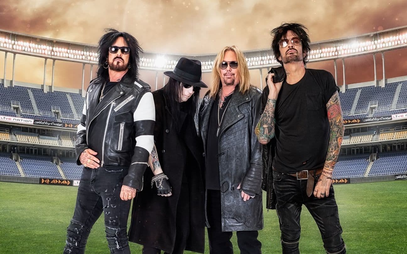 A banda Mötley Crüe em divulgação de turnê