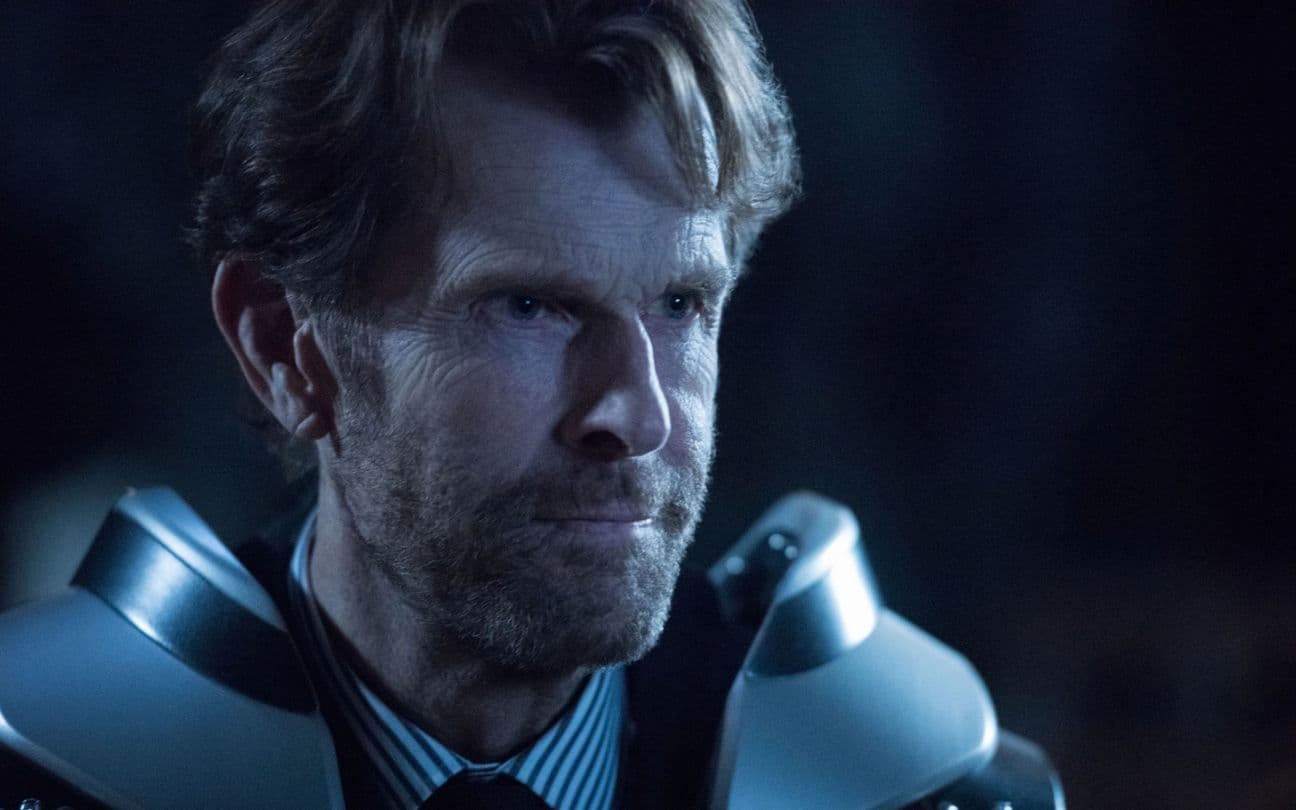 Kevin Conroy como Bruce Wayne em Batwoman