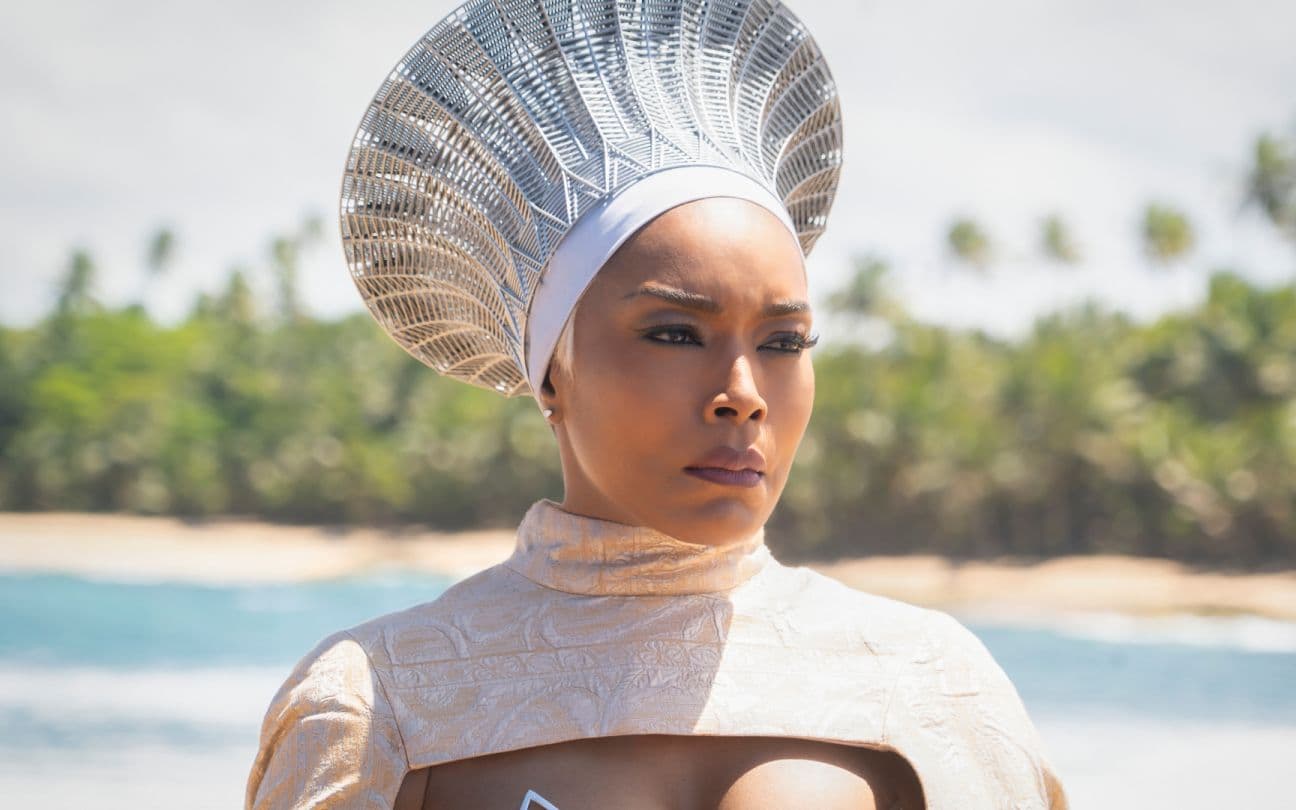 Angela Bassett em Pantera Negra 2