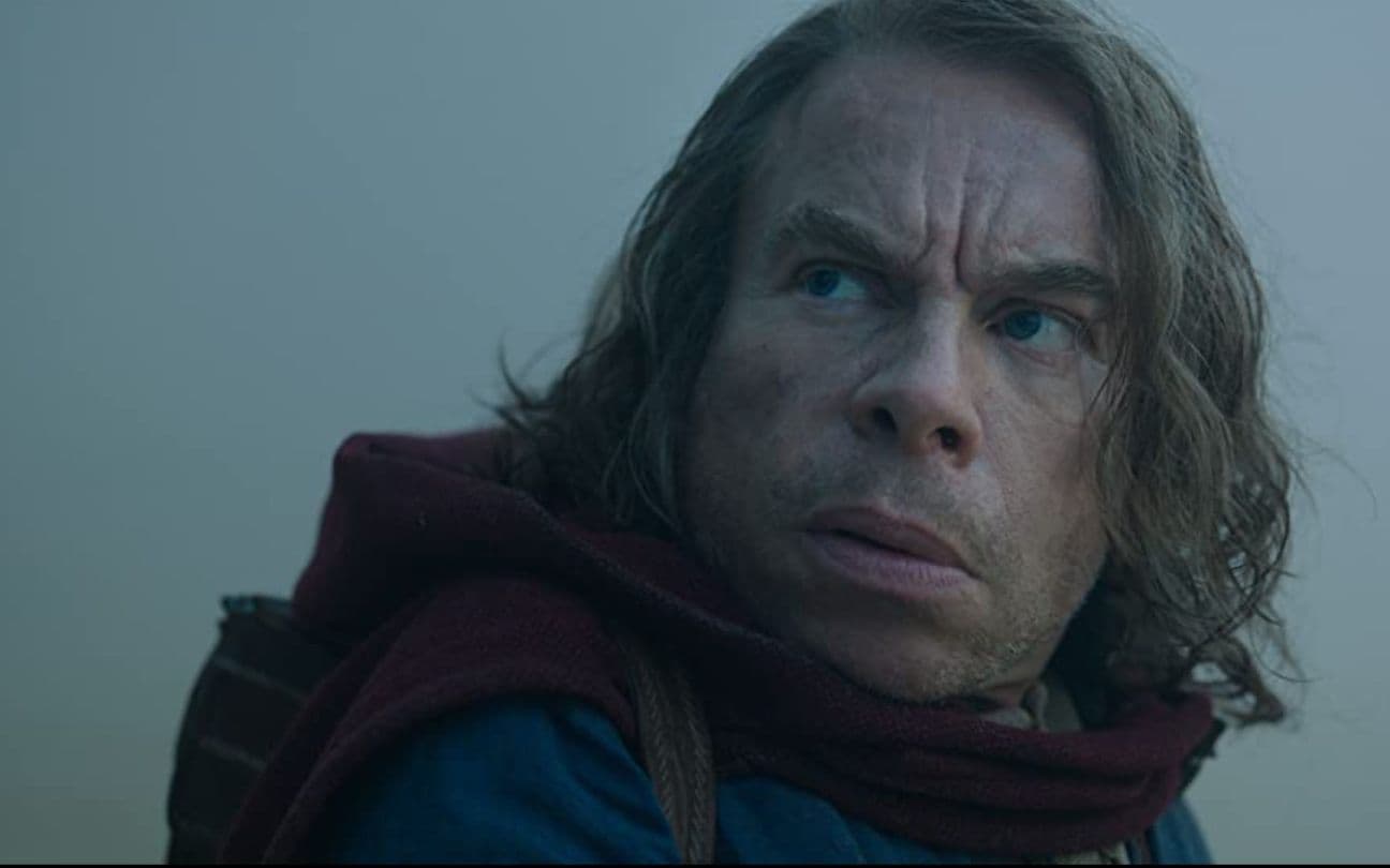 Warwick Davis em cena de Willow