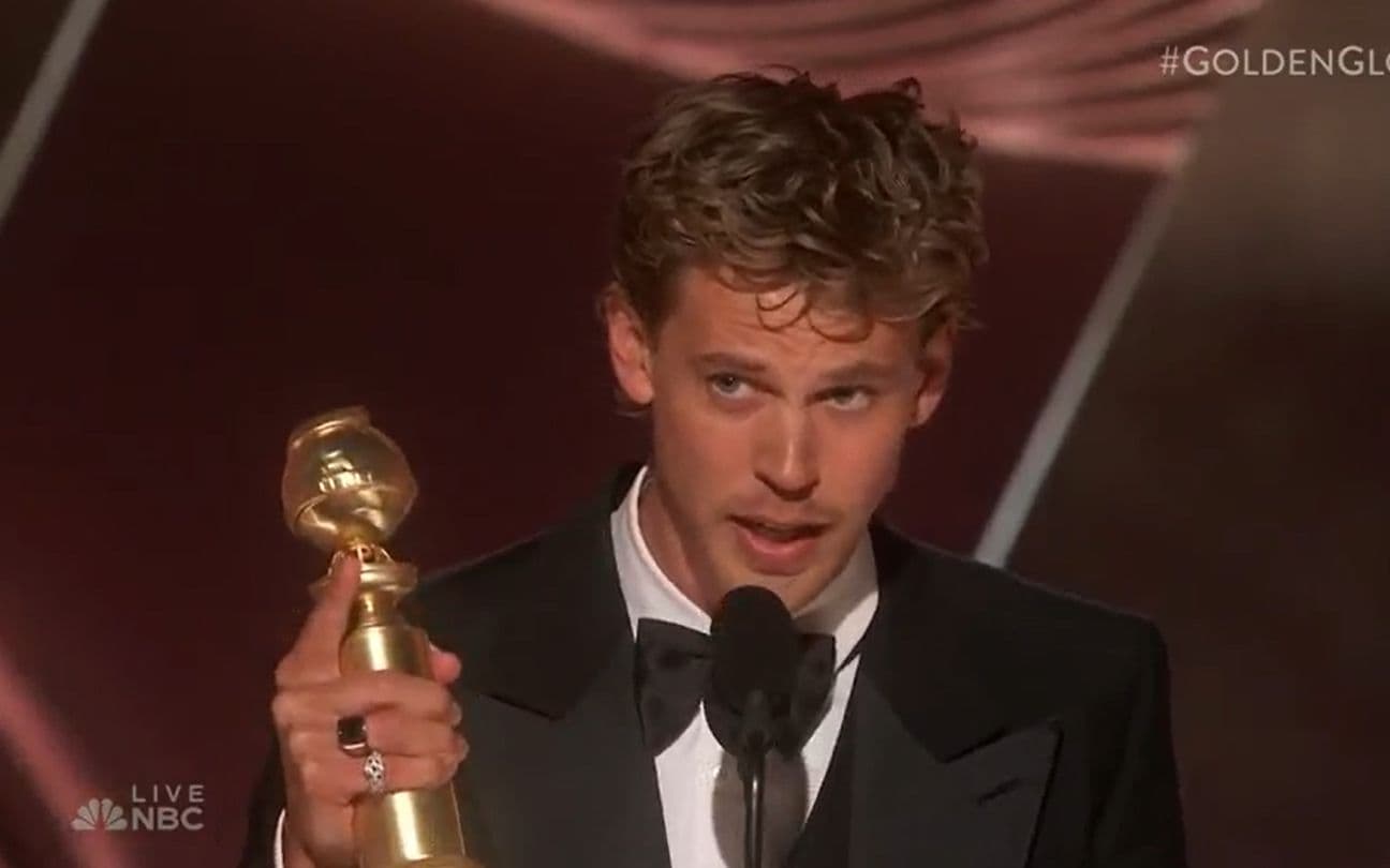 Austin Butler recebe Globo de Ouro