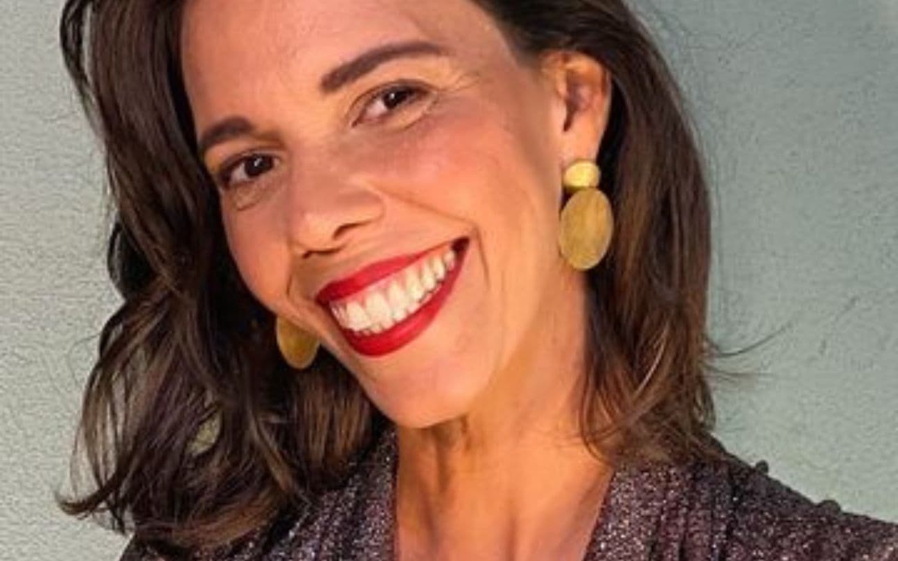 Flávia Reis