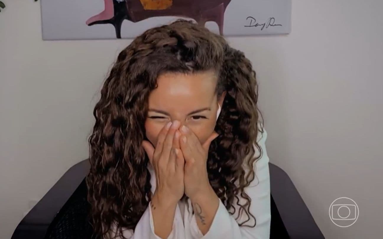 Domitila Barros durante participação no Conversa com Bial