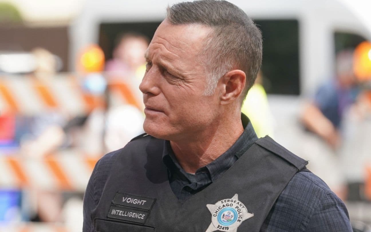 Jason Beghe em cena de Chicago P.D.