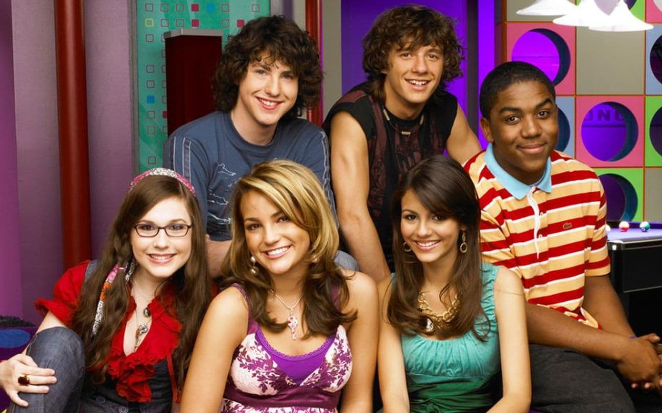 O elenco da série Zoey 101, liderado pela irmã de Britney, Jamie Lynn Spears