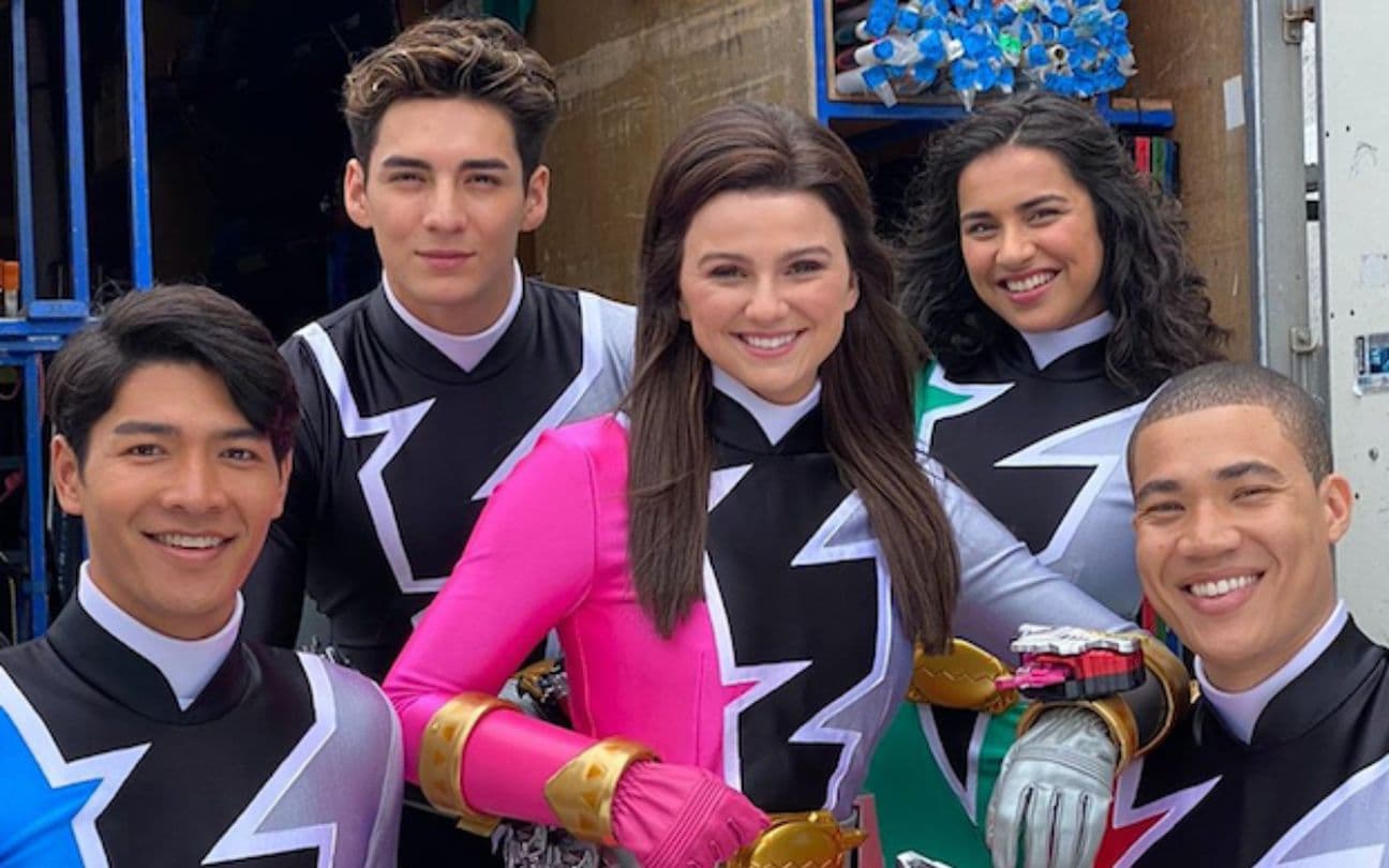 O elenco de Power Rangers Dino Fury voltará em Cosmic Fury