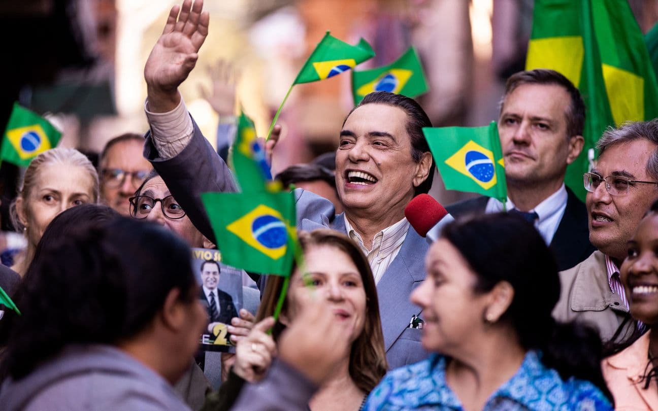 José Rubens Chachá como Silvio Santos em O Rei da TV