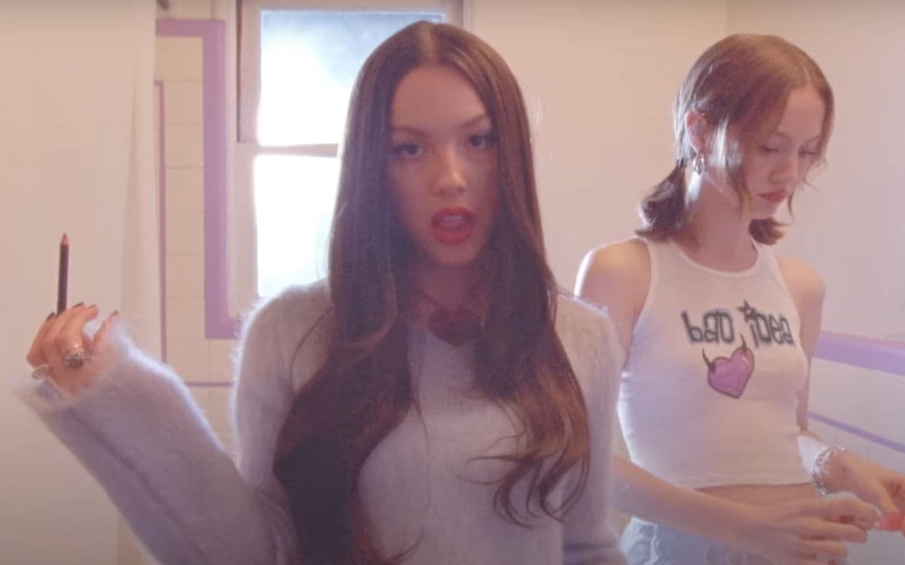 Olivia Rodrigo em Bad Idea Right