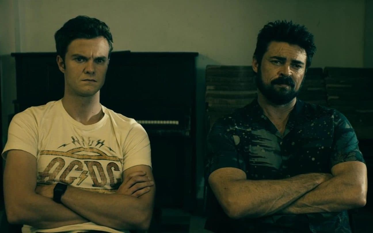 Jack Quaid e Karl Urban em cena de The Boys