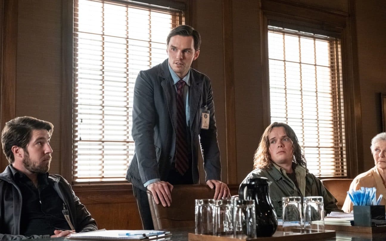 Nicholas Hoult em cena de Jurado nº 2
