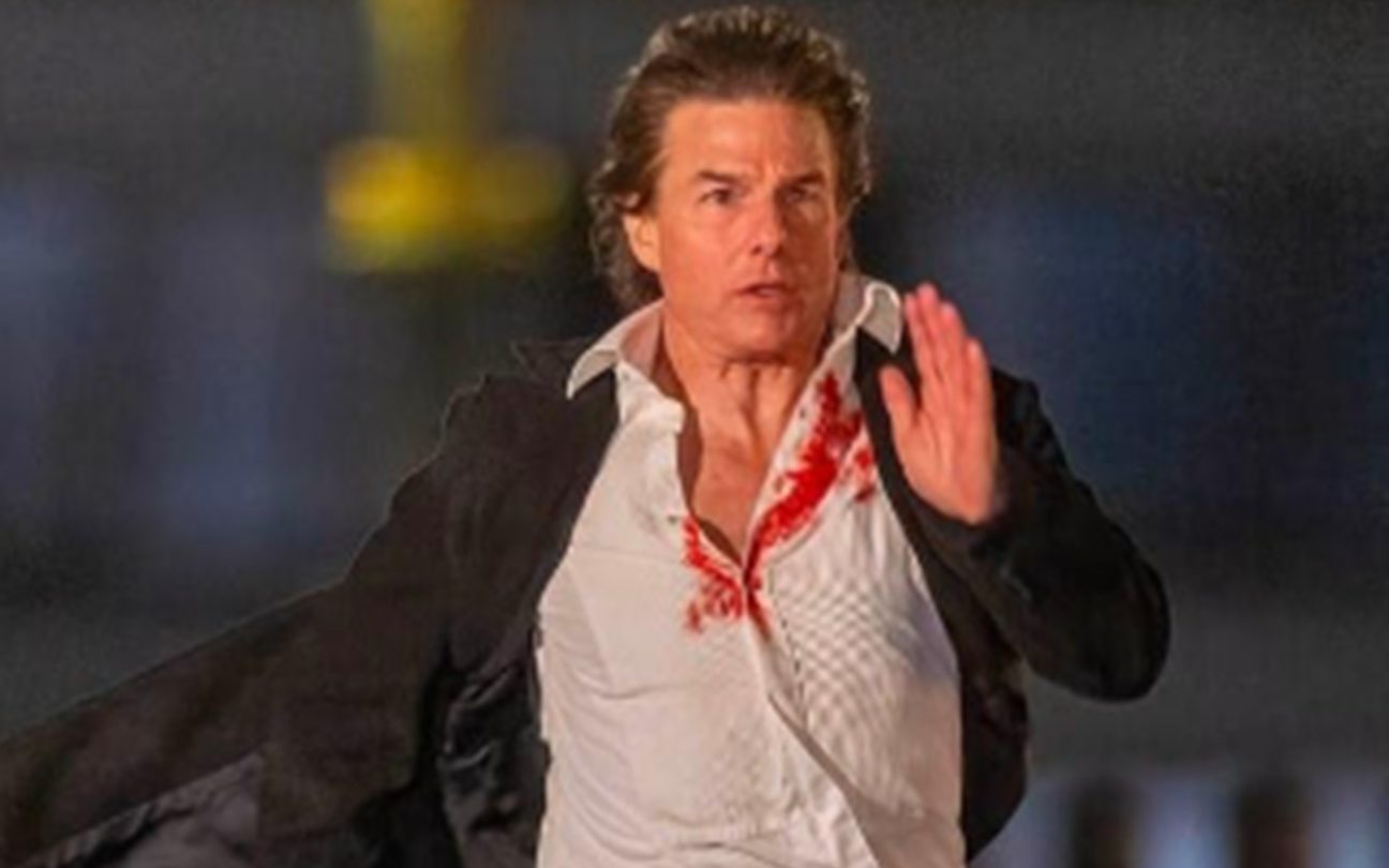 Tom Cruise em cena de Missão Impossível 8