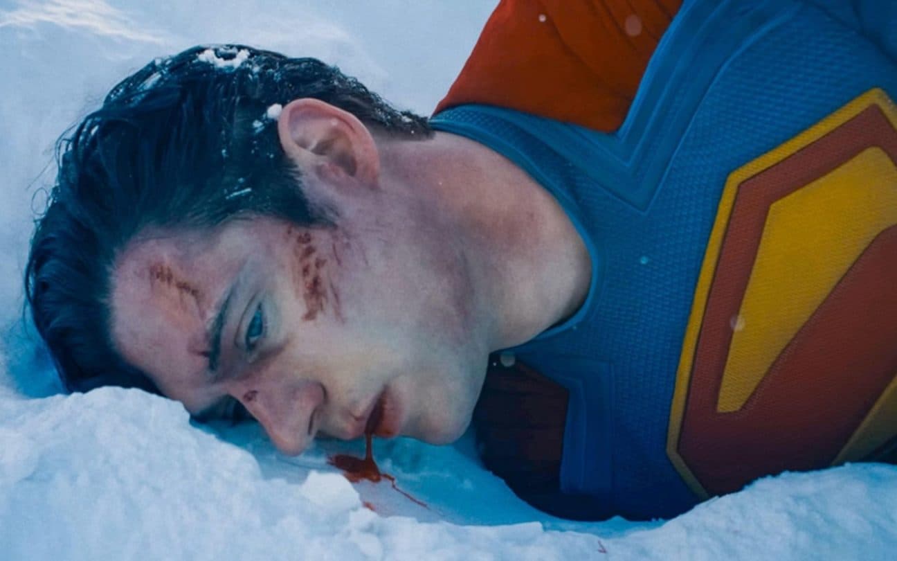 David Corenswet em cena de Superman