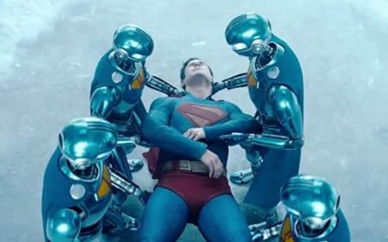 David Corenswet em cena de Superman