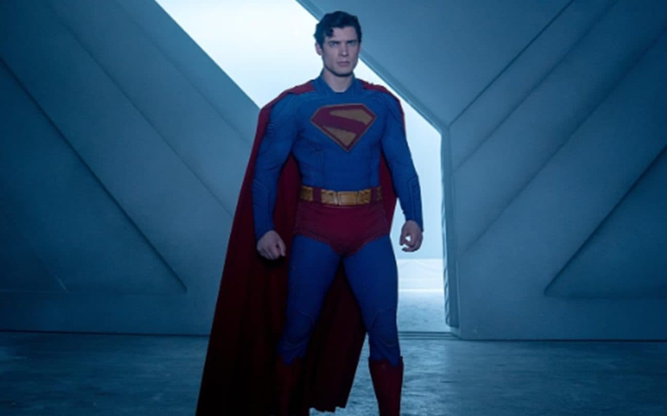David Corenswet em cena de Superman