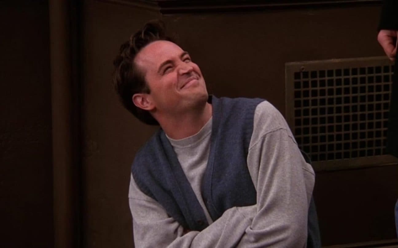 Matthew Perry em cena de Friends