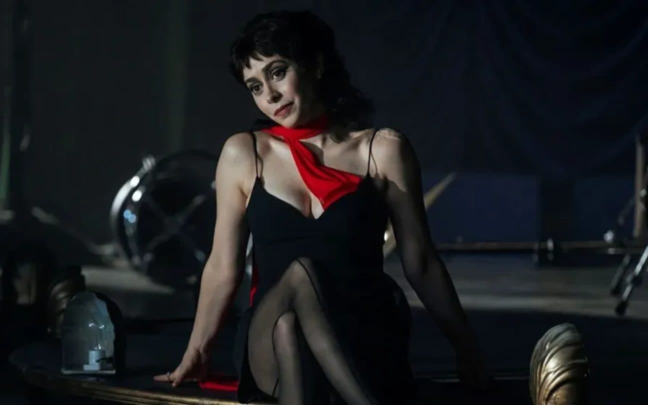 Cristin Milioti em Pinguim, série HBO Max que lhe rendeu o Emmy