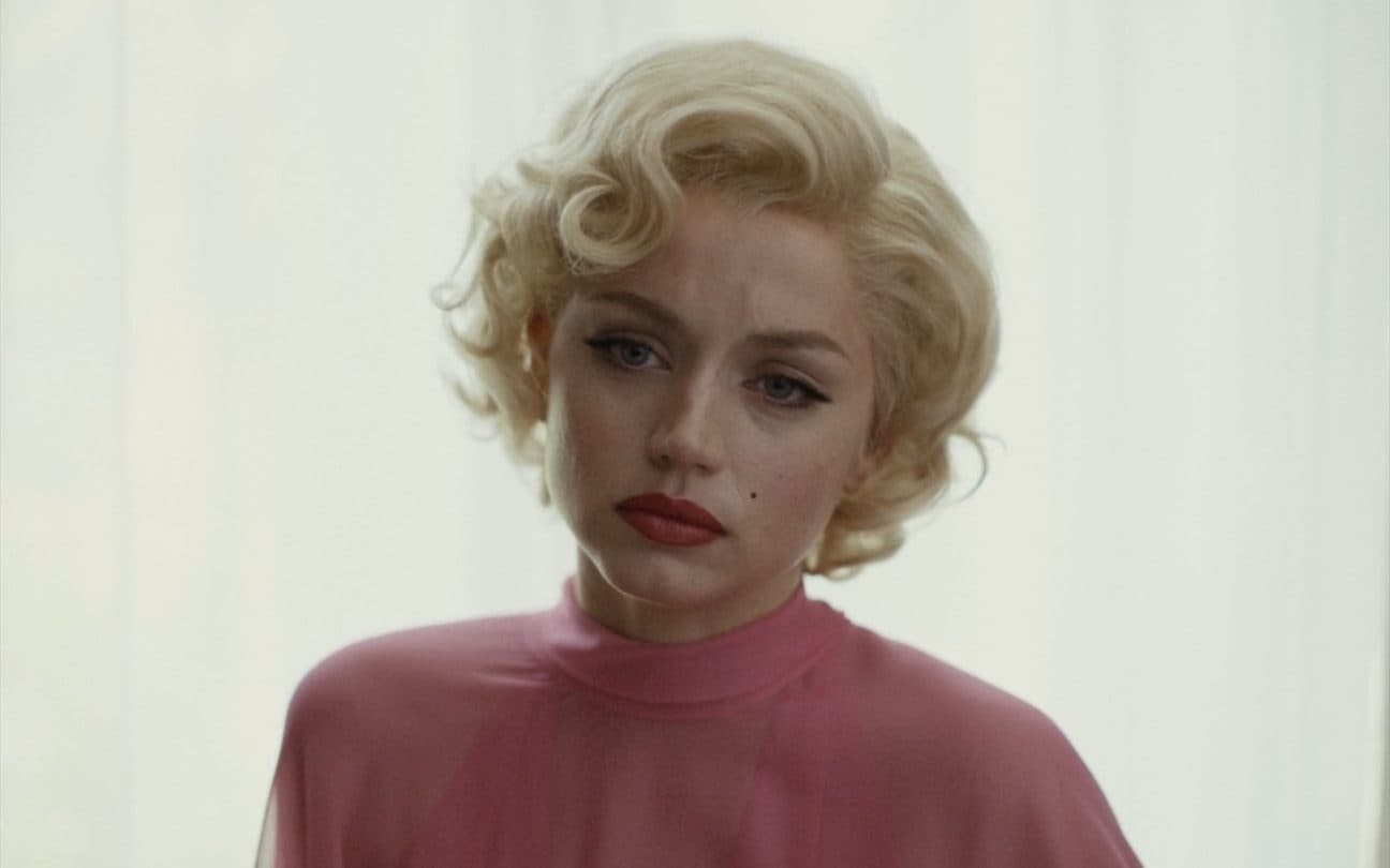 Ana de Armas em cena de Blonde, da Netflix