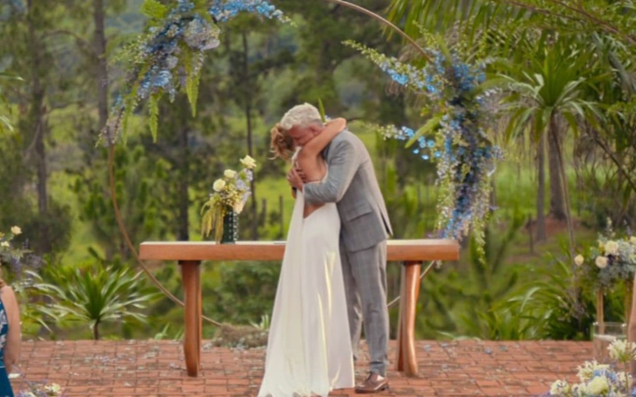Três casais sobem no altar em Casamento às Cegas 50+